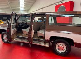 GMC Suburban 5.8