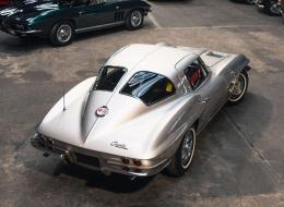 Chevrolet Corvette C2 Stingray 