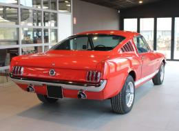 Ford Mustang V8 Fastback GT