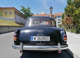 Mercedes-Benz Ponton 220 S