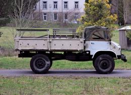 Mercedes-Benz Unimog 404