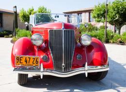Ford V8 Deluxe Roadster
