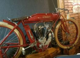 Moto Indian Chief 8 racer