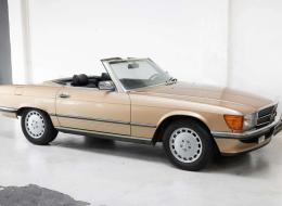 Mercedes-Benz SL 300 R107