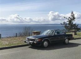 Mercedes-Benz SL 560 R107