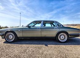 Jaguar Série - XJ 40