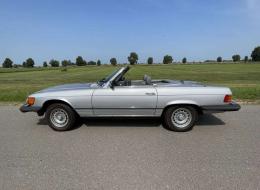 Mercedes-Benz SL 380 R107