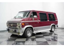 Chevrolet Van G20 Starcraft Conversion Van