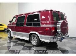 Chevrolet Van G20 Starcraft Conversion Van