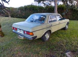 Mercedes-Benz 230 W123