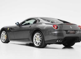 Ferrari 599 GTB Fiorano 6.0i V12 620cv F1