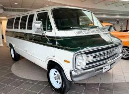 Plymouth Van Voyager