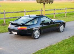 Porsche 928 S4