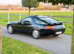 Porsche 928 S4