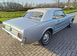 Ford Mustang V8 cabriolet