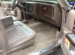 Cadillac Brougham V8 5.0