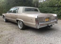 Cadillac Brougham V8 5.0
