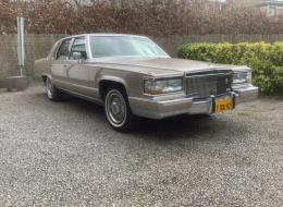 Cadillac Brougham V8 5.0