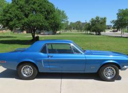 Ford Mustang COUP&Eacute; V8 