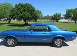 Ford Mustang COUP&Eacute; V8 