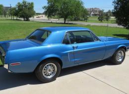 Ford Mustang COUP&Eacute; V8 