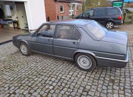 Alfa Roméo 90 2.5 V6 Quadrifoglio Oro