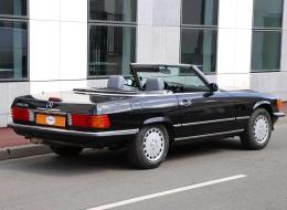 Mercedes-Benz SL 560