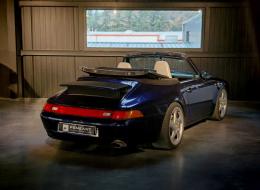 Porsche 993 Carrera 4 Cabriolet 