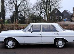 Mercedes-Benz SE 280 automatic.