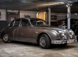 Daimler 250 V8
