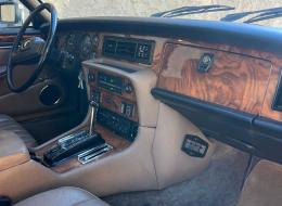 Jaguar Série - XJ 12 VANDENPLASS