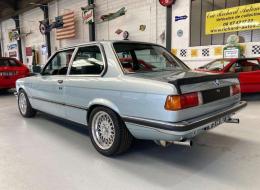 BMW Série 3 323i