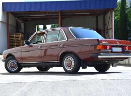 Mercedes-Benz 300 D 