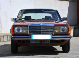 Mercedes-Benz 300 D 