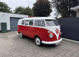Volkswagen Combi Type 2 T1 Bus