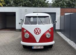 Volkswagen Combi Type 2 T1 Bus