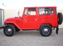 Toyota Land Cruiser FJ40