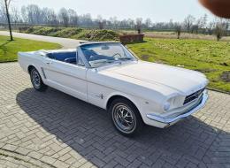 Ford Mustang V8 cabriolet