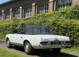 Mercedes-Benz SL 230 Pagode