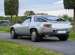 Porsche 928