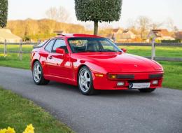 Porsche 944
