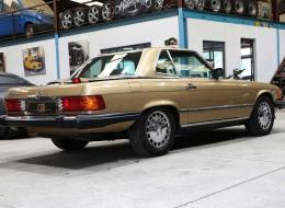 Mercedes-Benz SL 560 R107