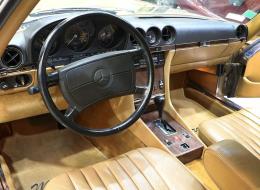 Mercedes-Benz SL 560 R107