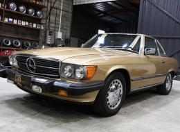 Mercedes-Benz SL 560 R107