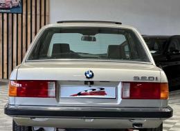 BMW Série 3 320i Coupé BVM5 (E30)