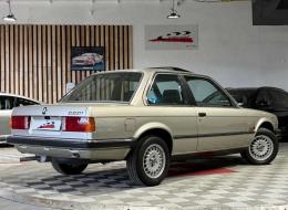 BMW Série 3 320i Coupé BVM5 (E30)