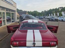 Ford Mustang Coup&eacute; 1965 V8 289 ci &agrave; restaurer