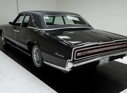 Ford Thunderbird Sedan