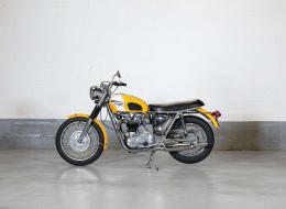 Moto Triumph T120 Bonneville