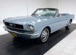 Ford Mustang Convertible